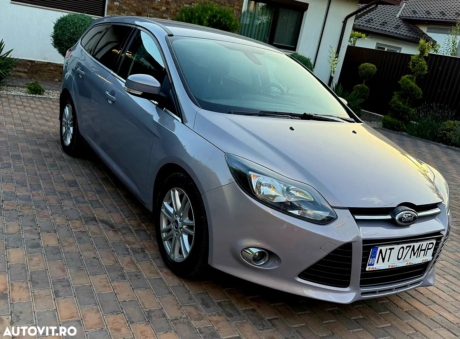 Ford Focus 2.0 TDCi DPF Titanium - 8