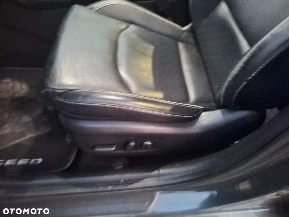 Kia Ceed 1.6 CRDi Platinum Edition - 20