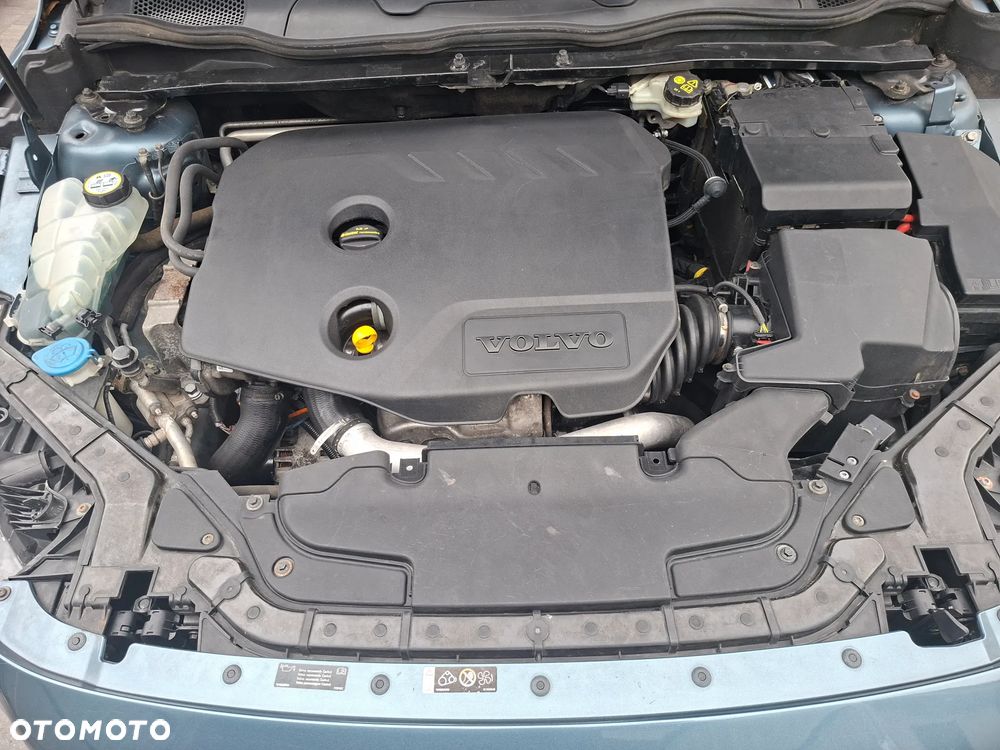 Volvo V40 D2 Momentum - 25