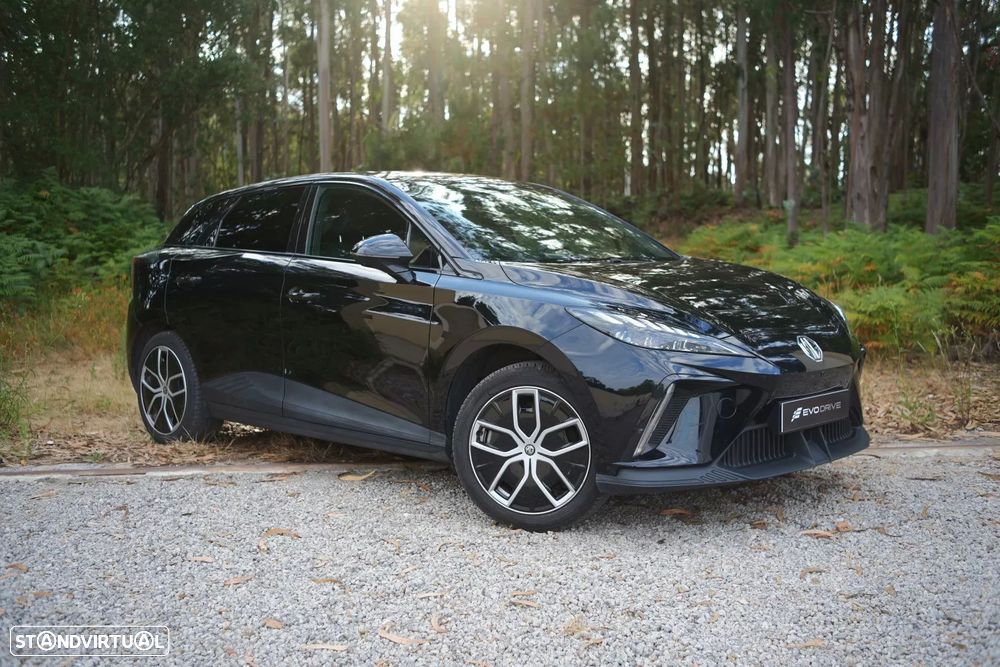 MG MG4 77 kWh Extended Range Luxury — fotografia 4