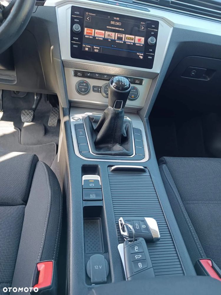 Volkswagen Passat Variant 2.0 TDI BMT Comfortline - 16