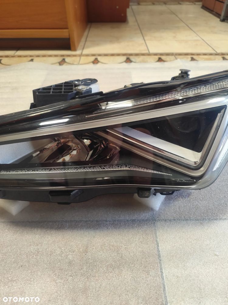 Reflektor Lewy Cupra Formentor 2020-2025 5 PINÓW - 3