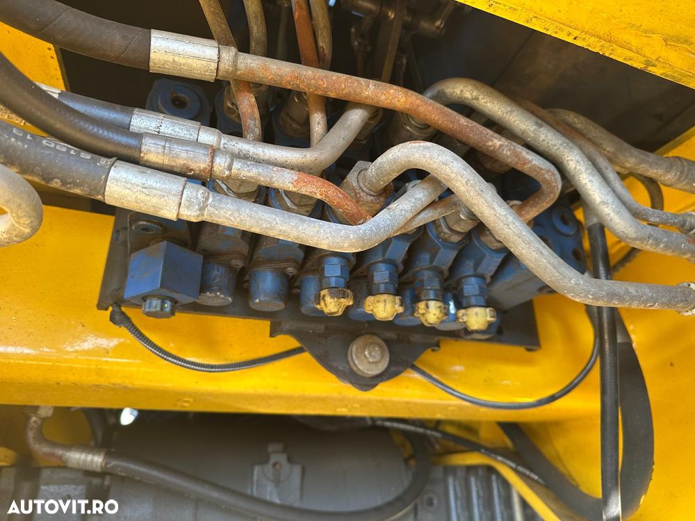 New Holland B80B - 13