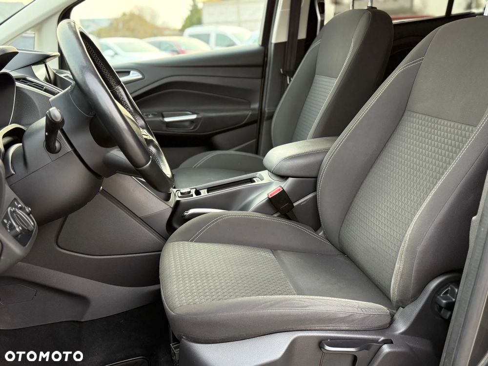 Ford Grand C-MAX - 22