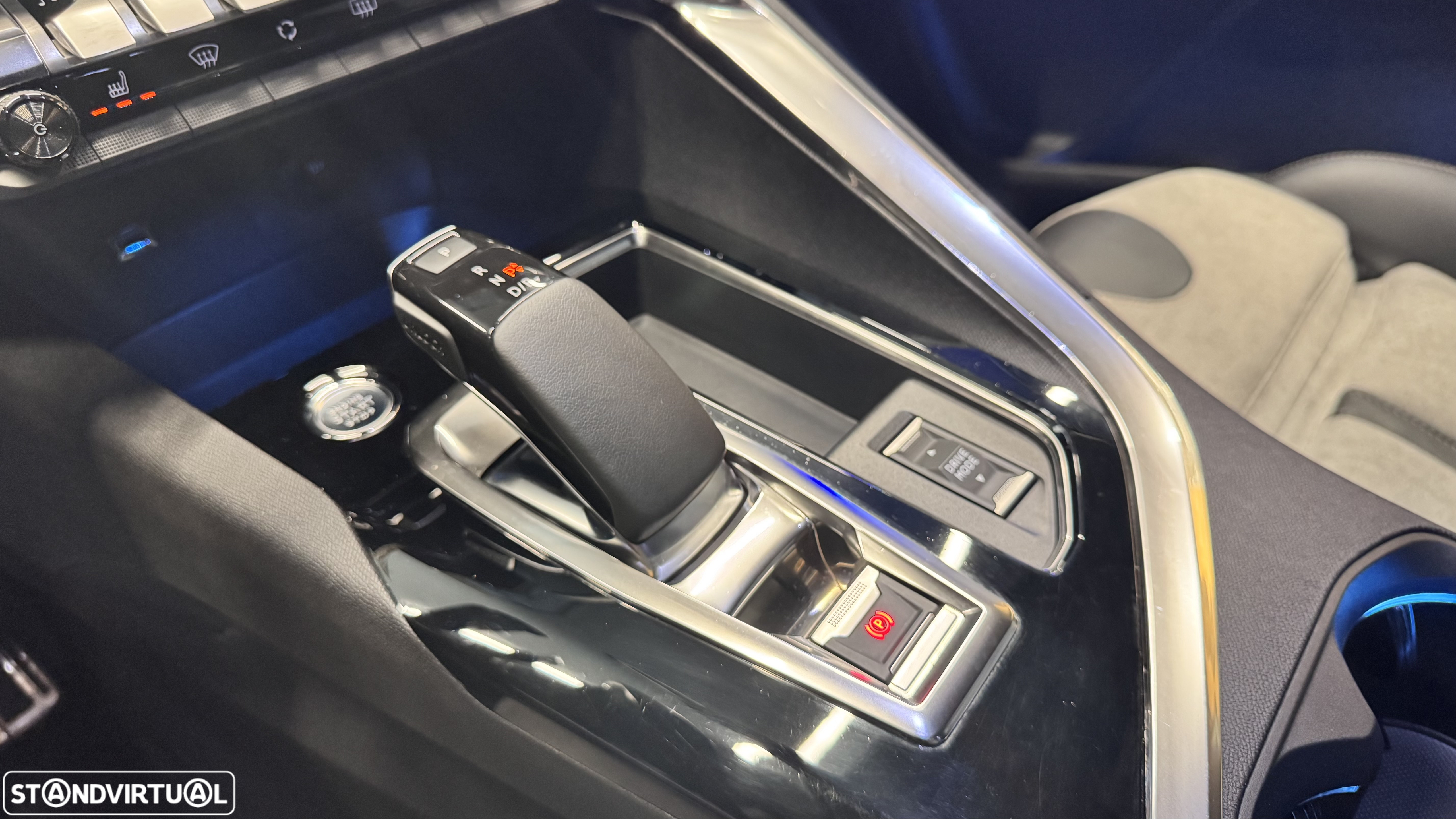 Peugeot 3008 1.6 Hybrid GT Pack e-EAT8 - 24