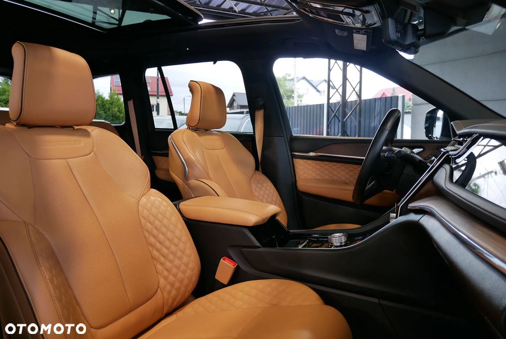 Jeep Grand Cherokee - 13