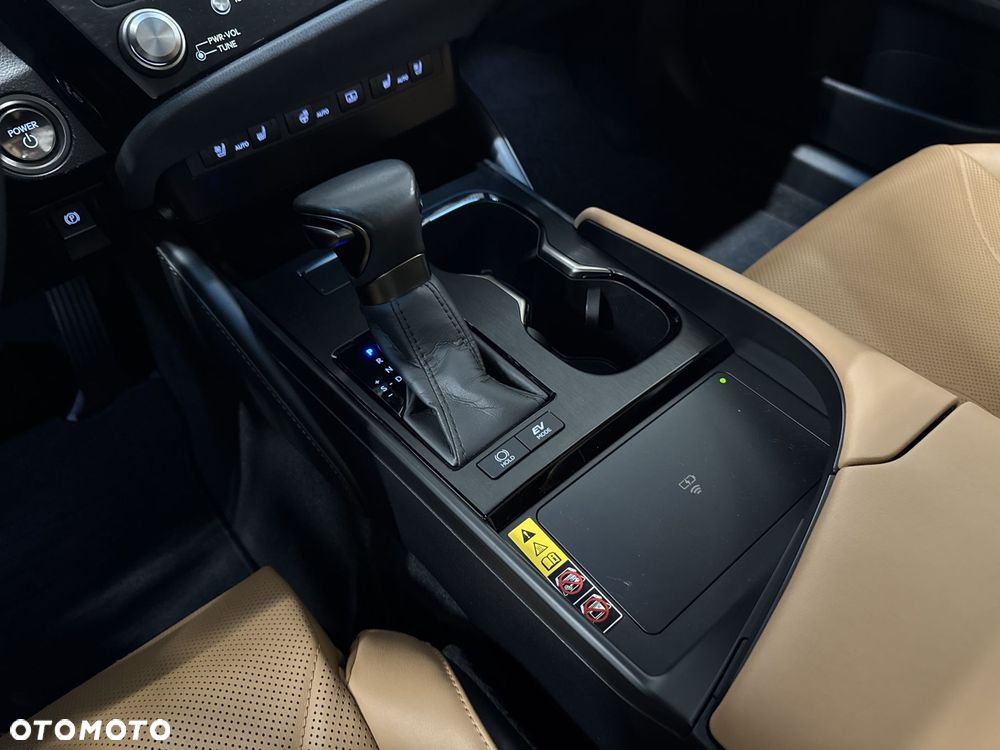 Lexus ES 300h Prestige - 25