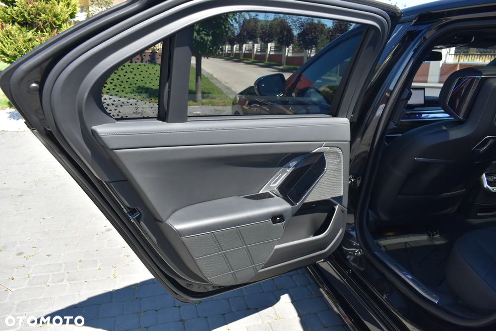 BMW Seria 7 740d xDrive mHEV Individual Edition sport - 29