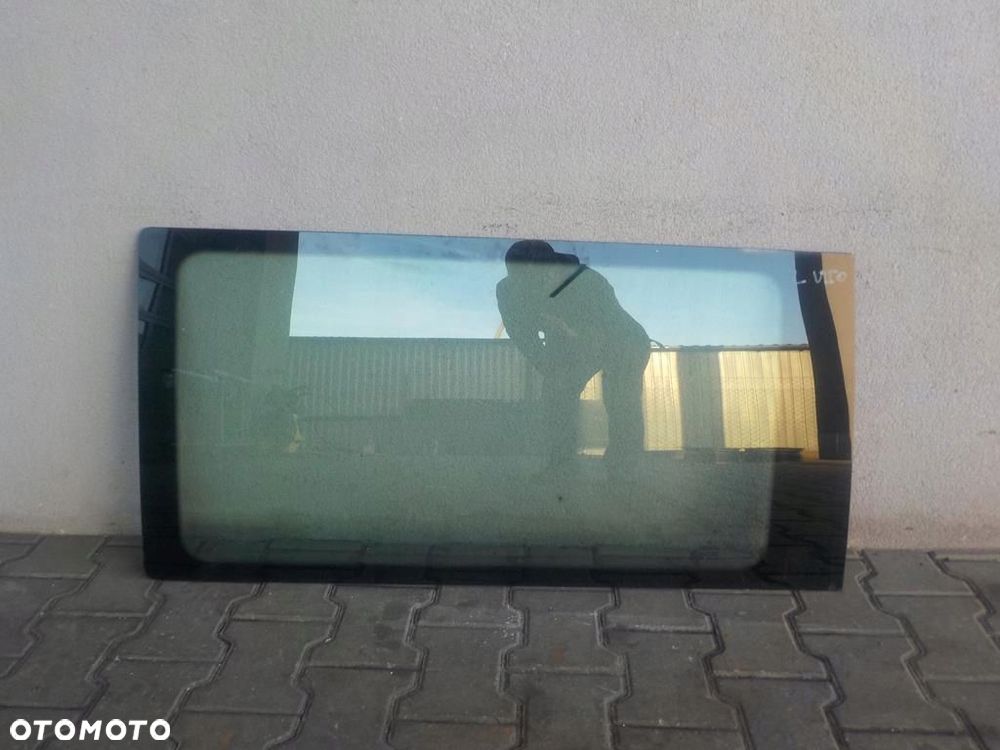VITO 639 SZYBA BOCZNA ŚRODKOWA LEWA KAROSERYJNA - 1