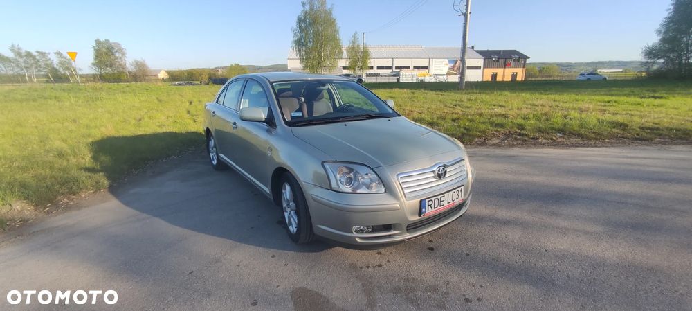 Toyota Avensis 2.0 D-4D High - 1