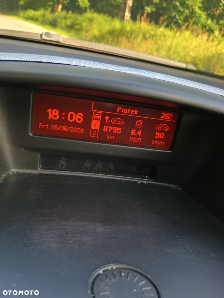 Peugeot 207 - 8
