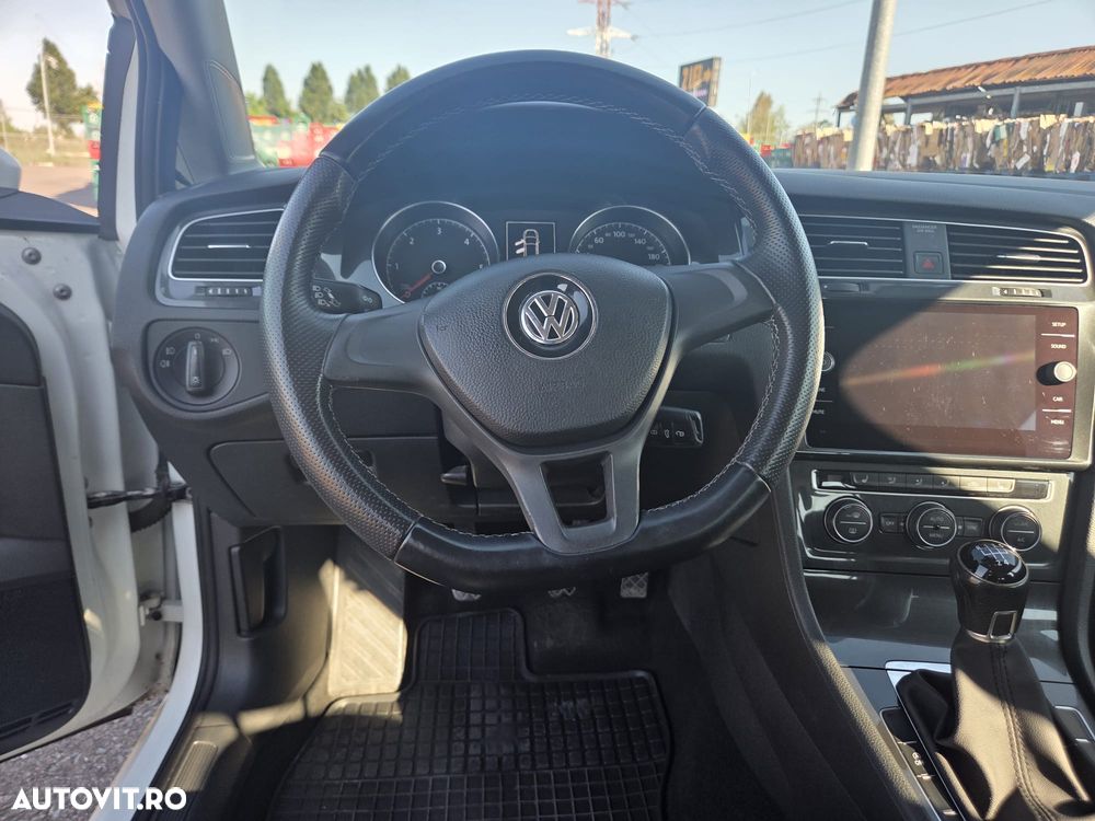 Volkswagen Golf - 15
