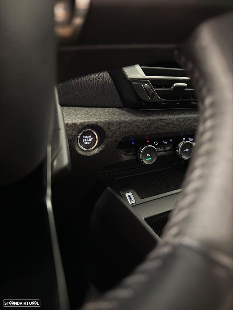 Citroën C4 PureTech 130 Stop&Start FEEL PACK - 28