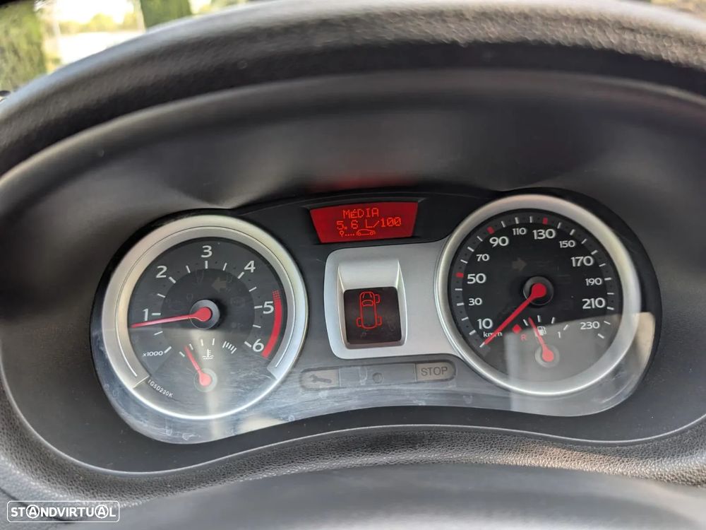 Renault Clio 1.5 dCi Dynamique S - 21
