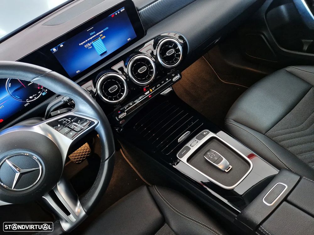 Mercedes-Benz A 250 e - 28