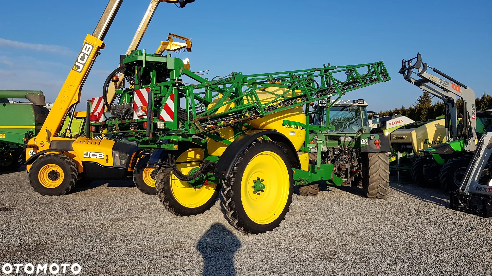 John Deere 832 - 6