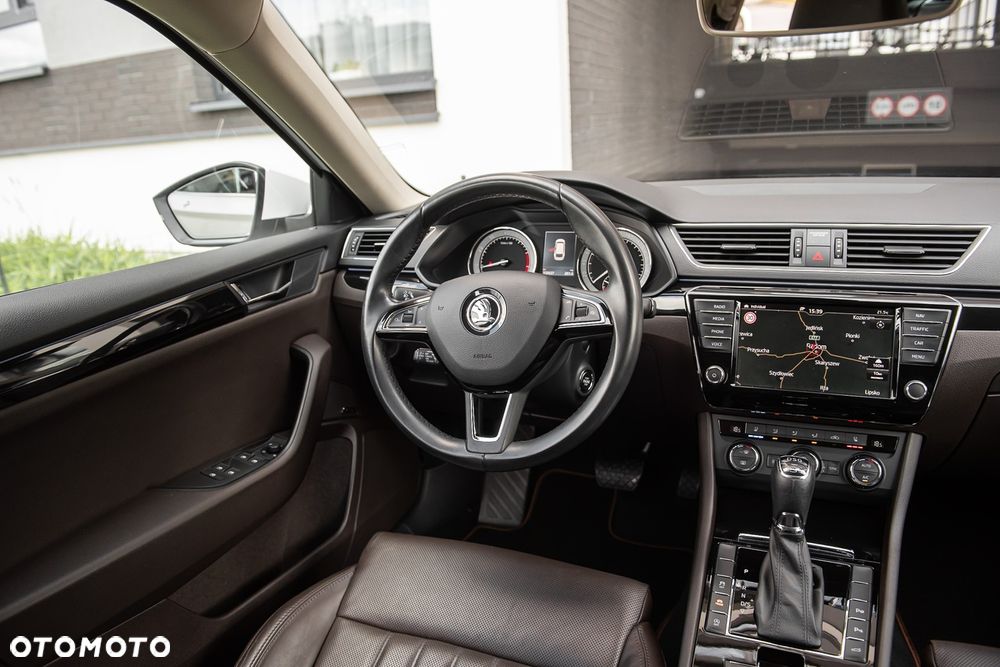 Skoda Superb 2.0 TSI 4x4 L&K DSG - 17