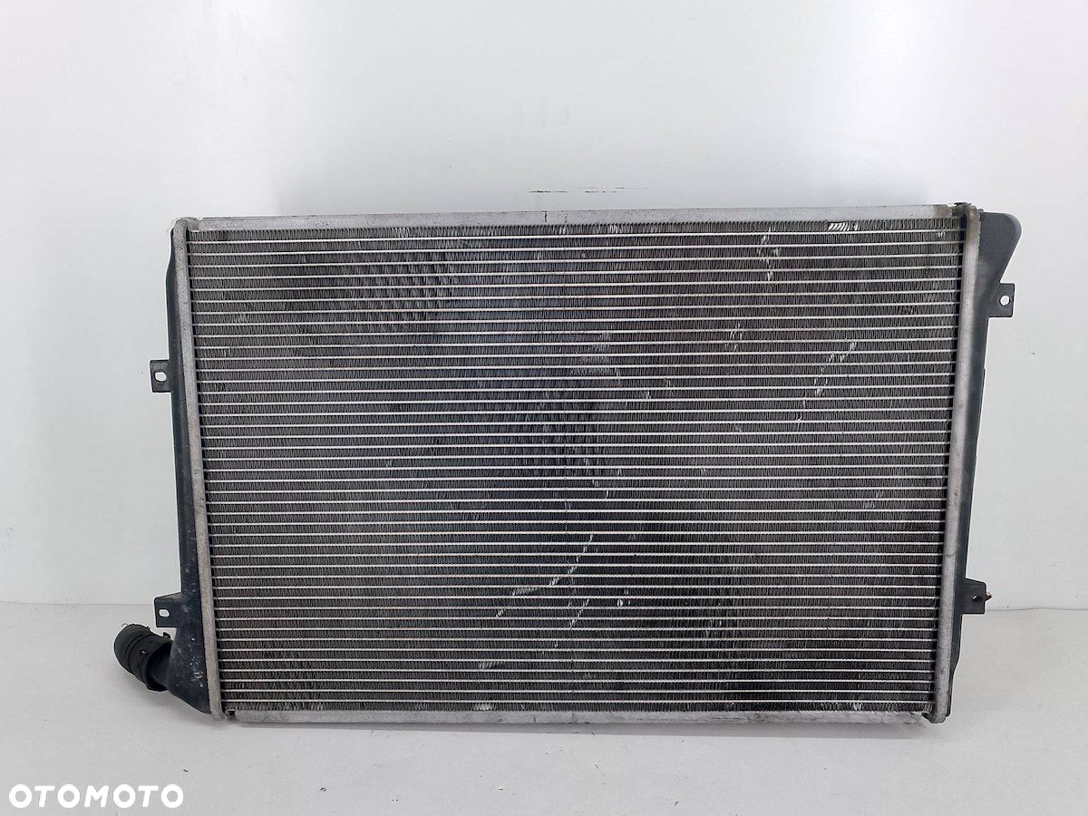 CHŁODNICA WODY Z WENTYLATOREM VW PASSAT B6 1K0121207AQ  1K0121205 - 4
