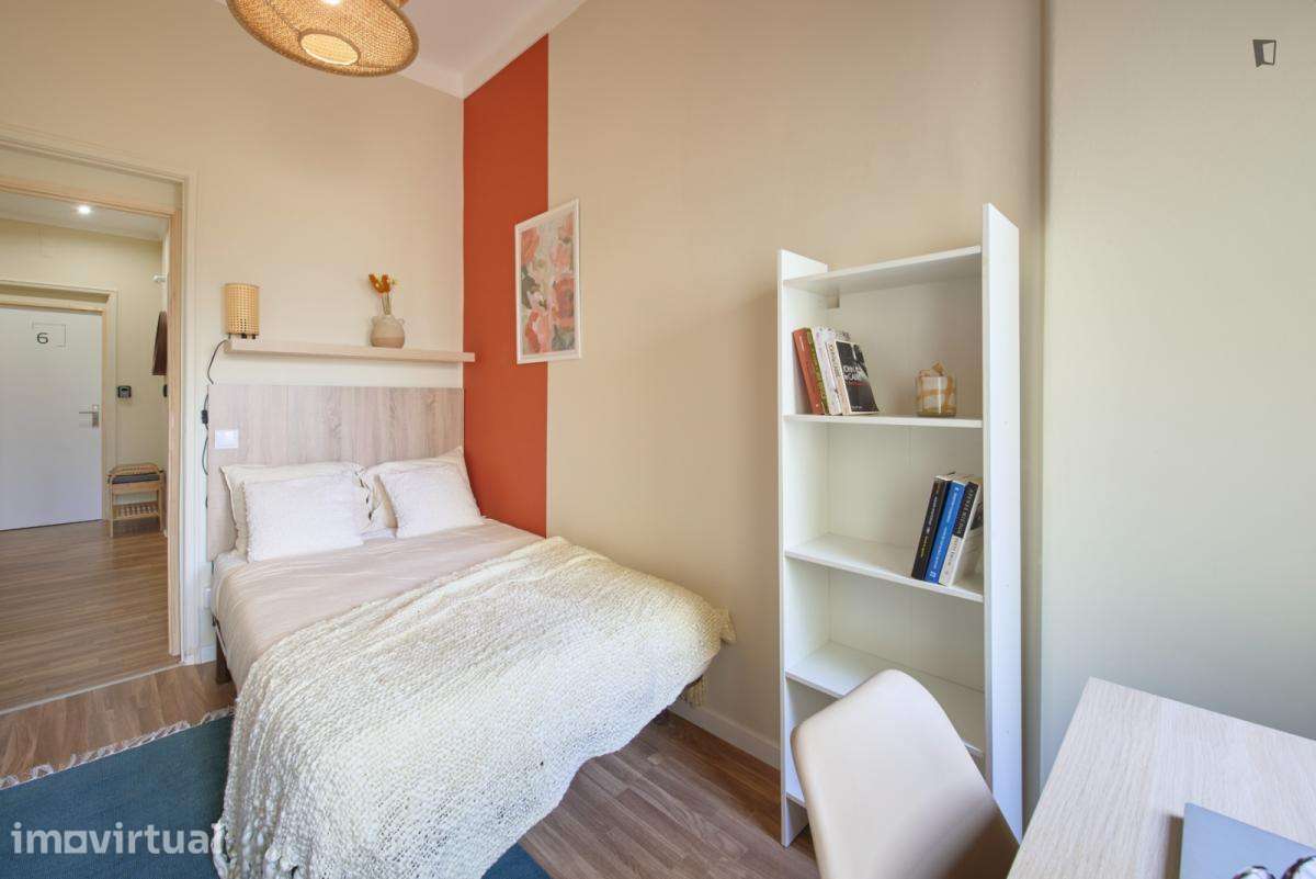 Quarto - localizado em Marquês de Pombal Lisbon - Grande imagem: 5/44