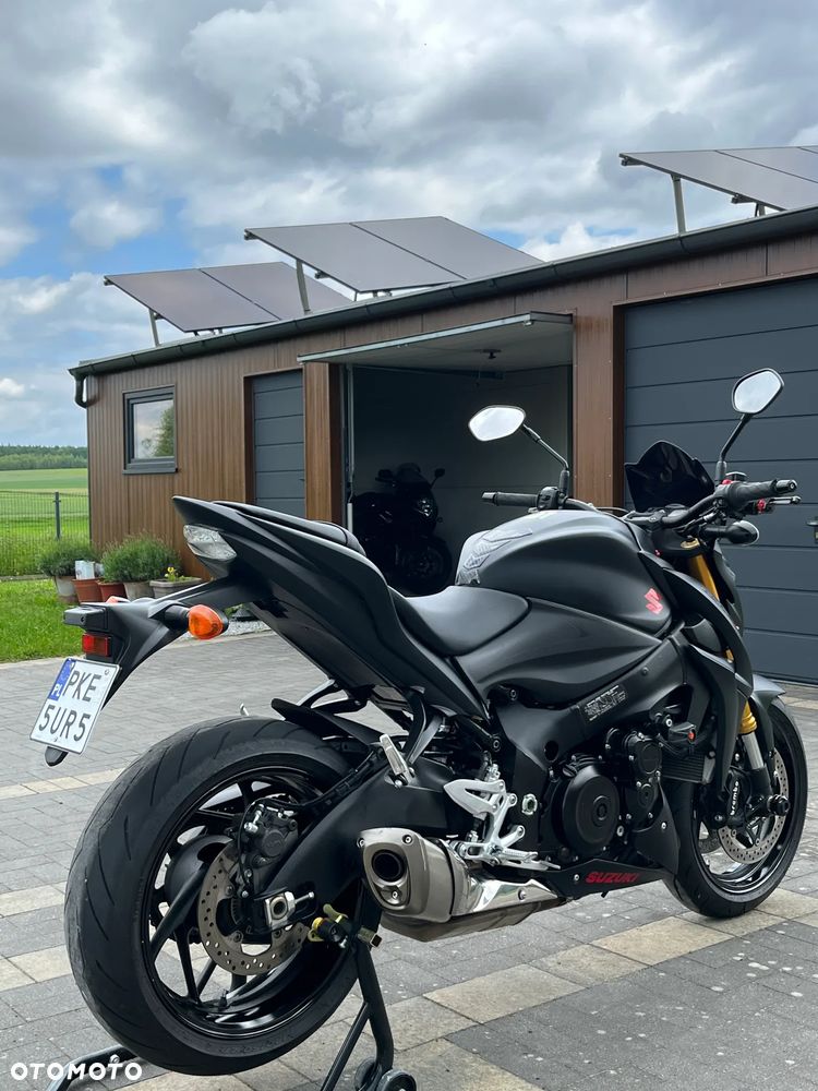 Suzuki GSX 1000 - 2