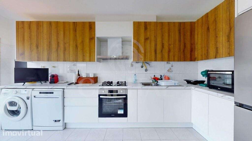 Apartamento T2 totalmente remodelado, com garagem e arrecadação, em Ca - Grande imagem: 5/23