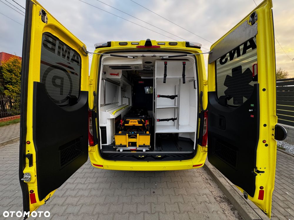 Mercedes-Benz Sprinter - 17