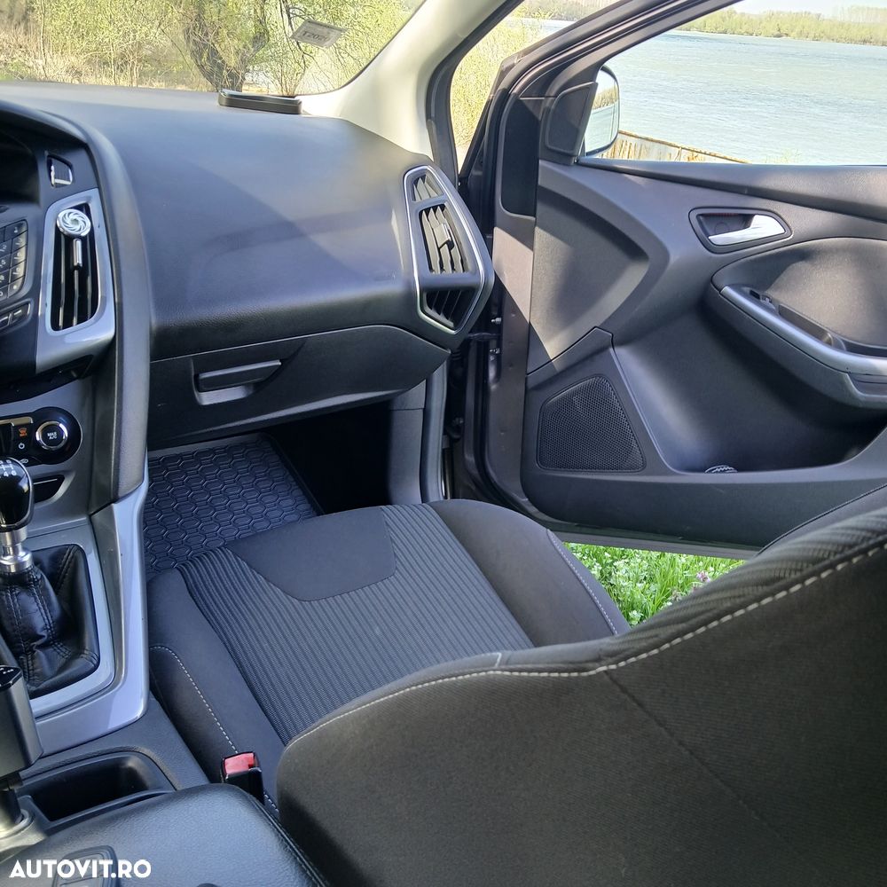 Ford Focus 1.6 TDCI DPF Titanium - 14