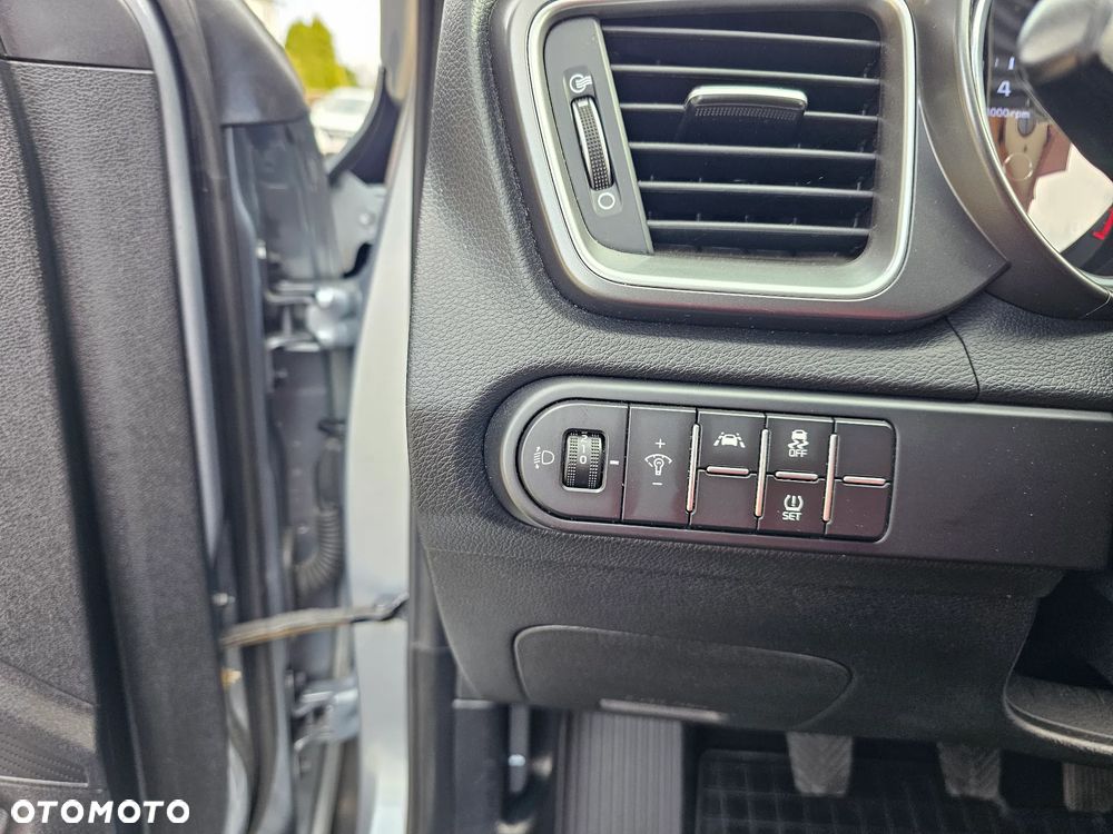 Kia XCeed 1.4 T-GDI L Business Line - 18