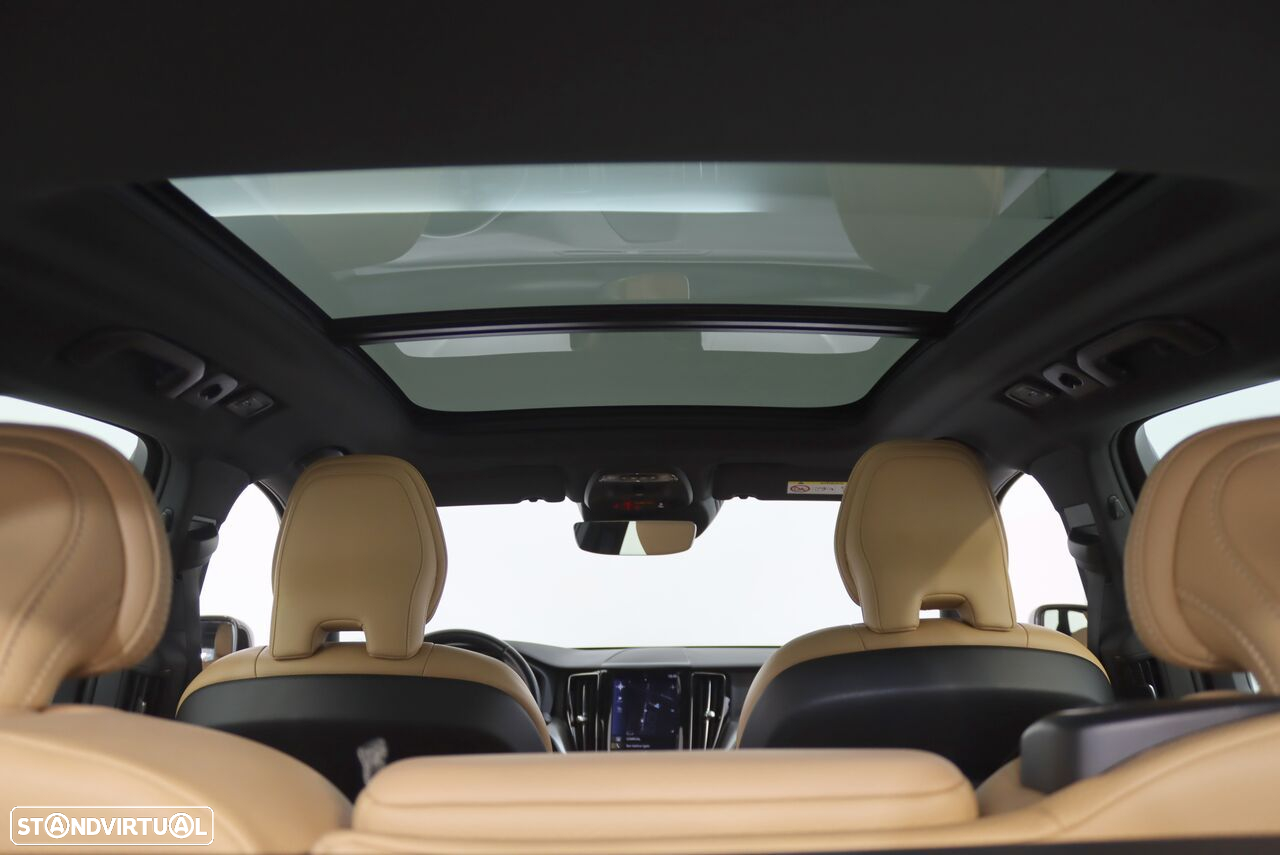 Volvo XC 60 2.0 T8 PHEV Momentum Plus AWD - 7