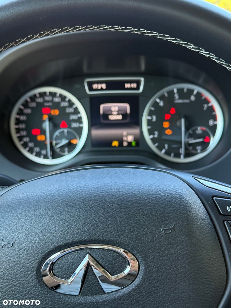Infiniti Q30 1.6t Premium Tech 7DCT - 25