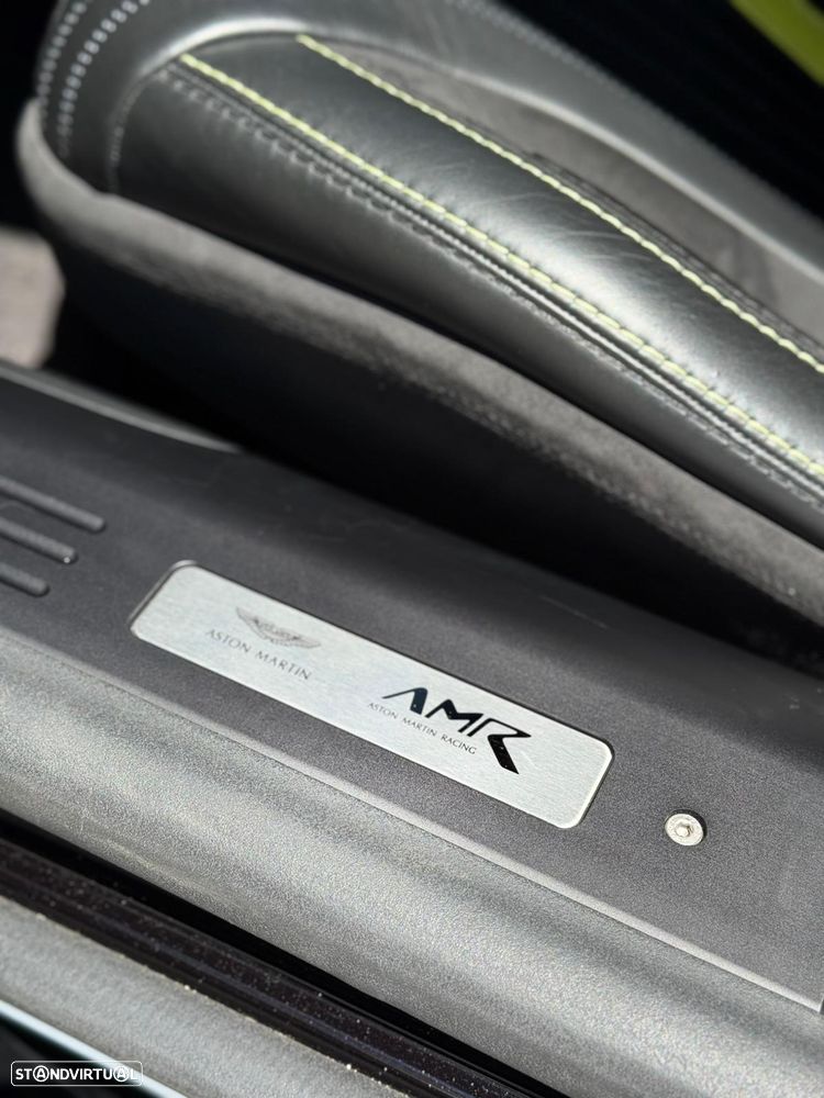 Aston Martin DB11 Coupé V12 AMR - 18