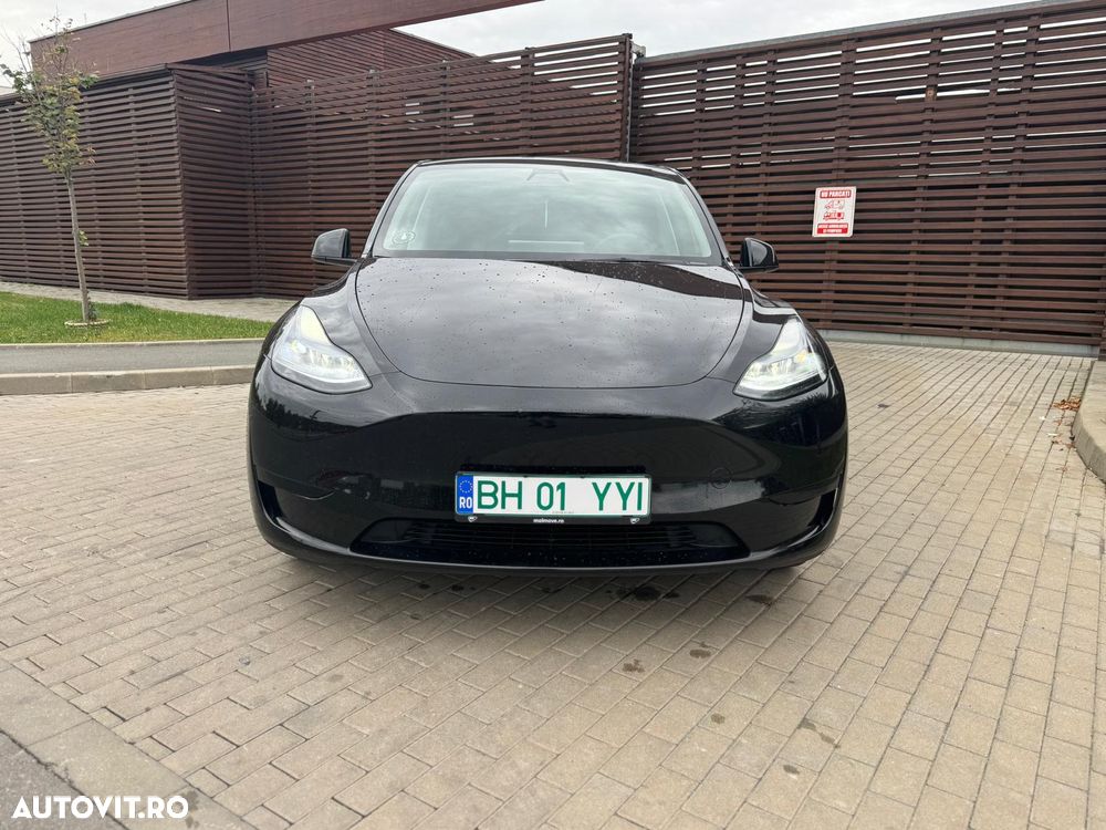 Tesla Model Y - 7