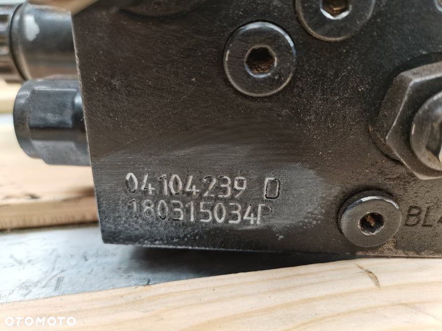 Blok hydrauliczny JCB 8330 Fastrack Hydac 400A6231 - 9