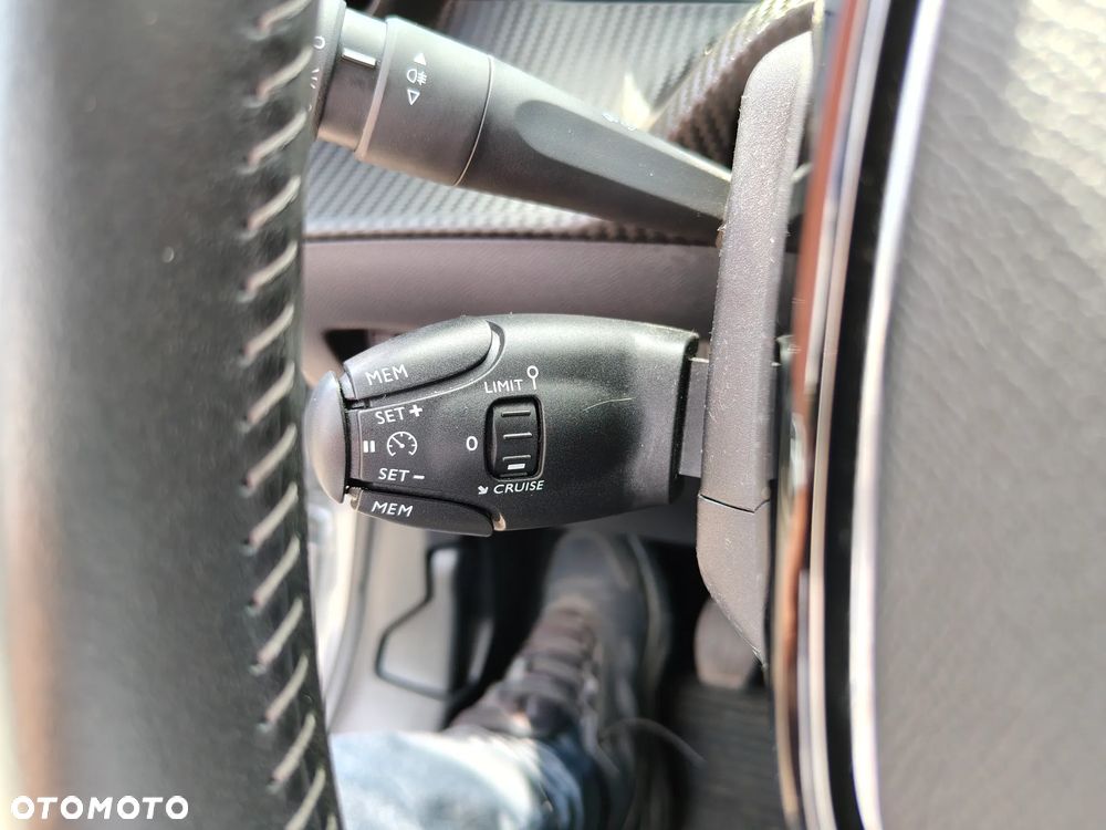 Peugeot 208 PureTech 100 Active - 26