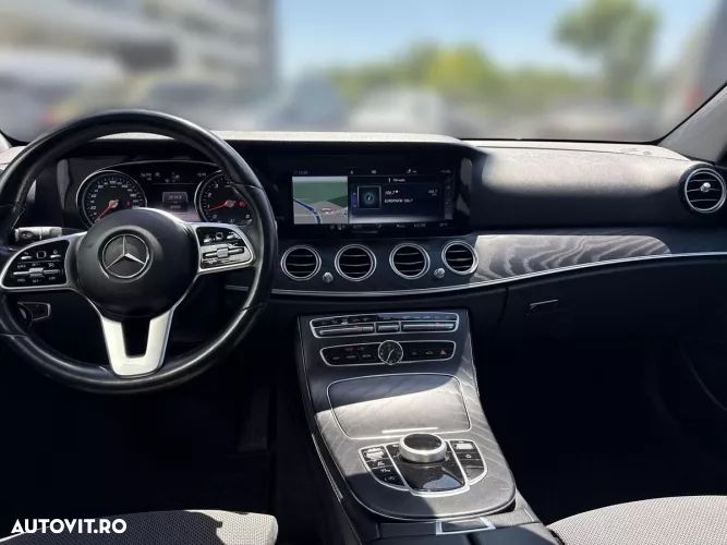 Mercedes-Benz E 200 9G-TRONIC - 11