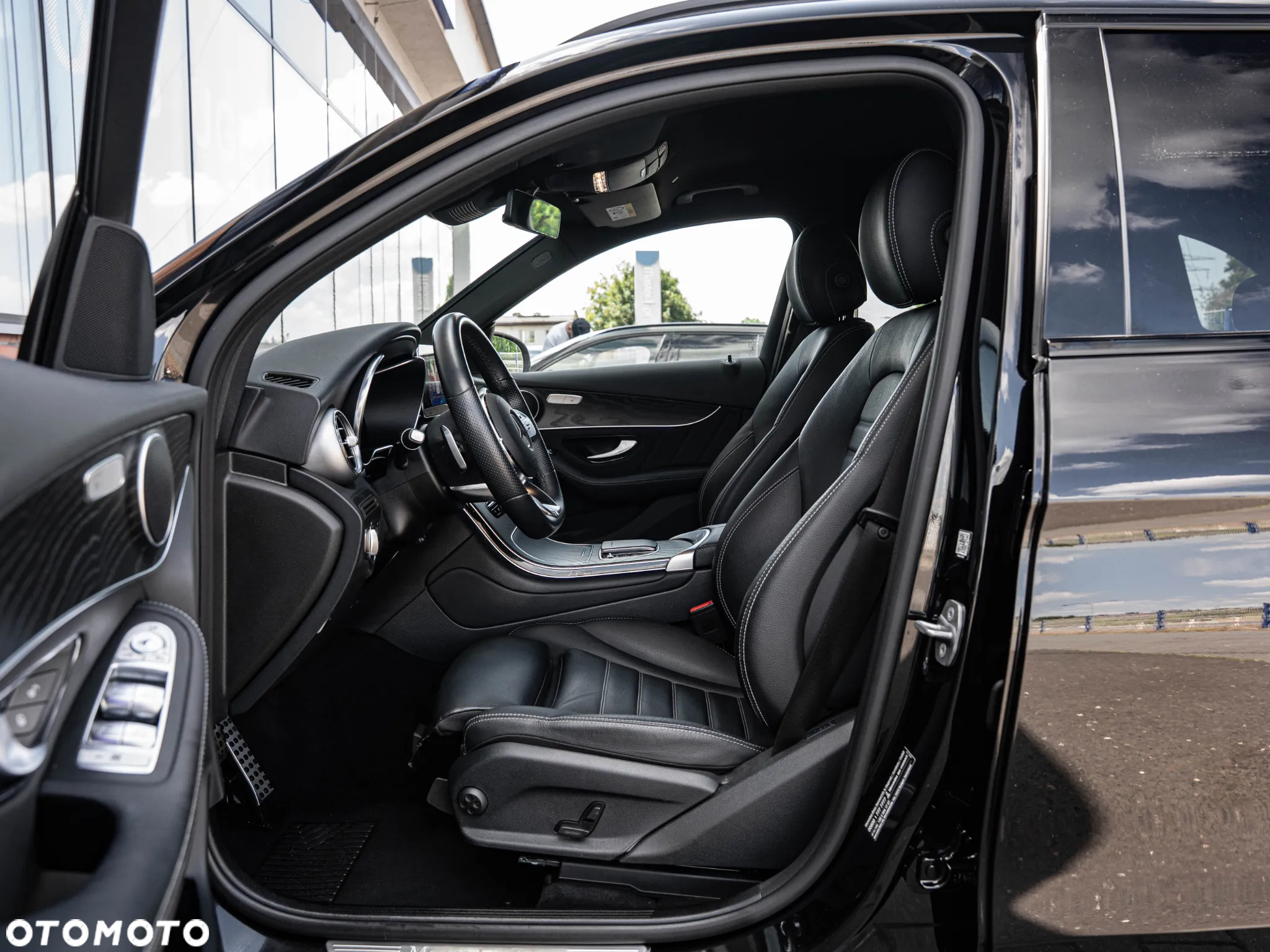 Mercedes-Benz GLC 200 4Matic 9G-TRONIC AMG Line Plus - 22
