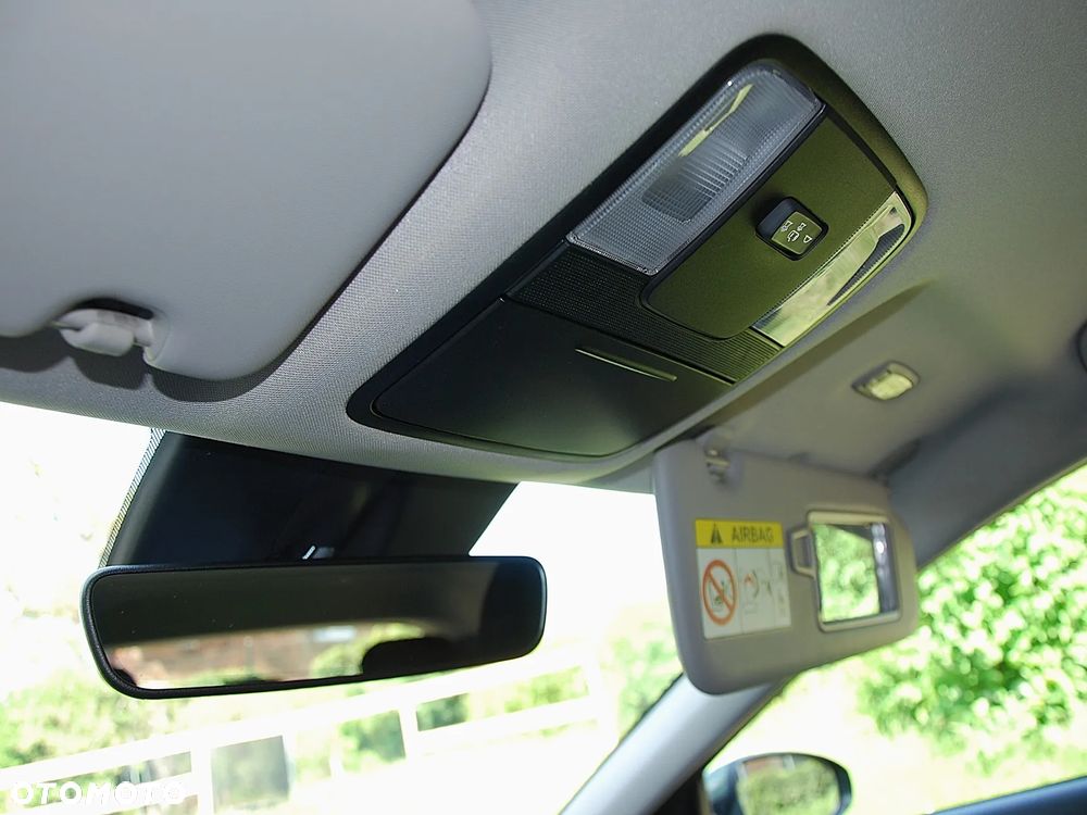 Kia Ceed - 32