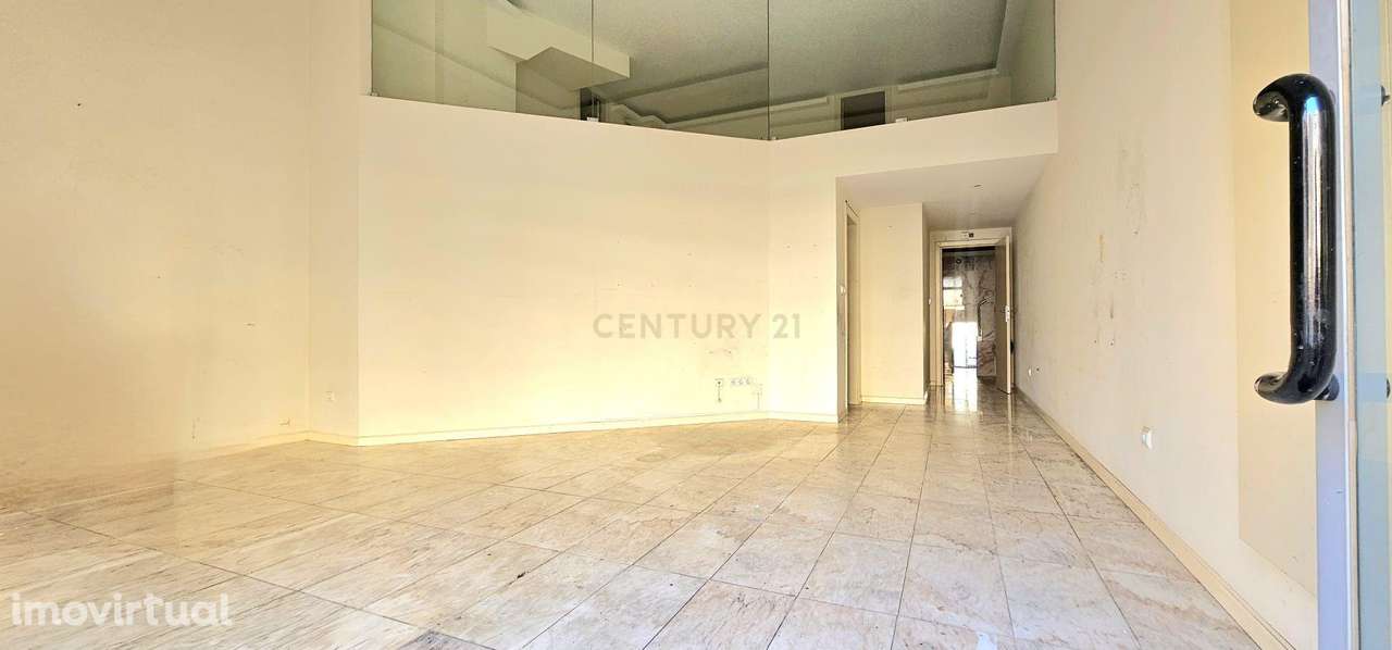 Loja em primeira linha para transformar em T2 - Grande imagem: 3/21