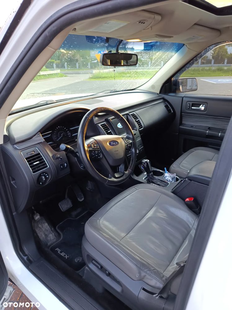 Ford Flex - 8
