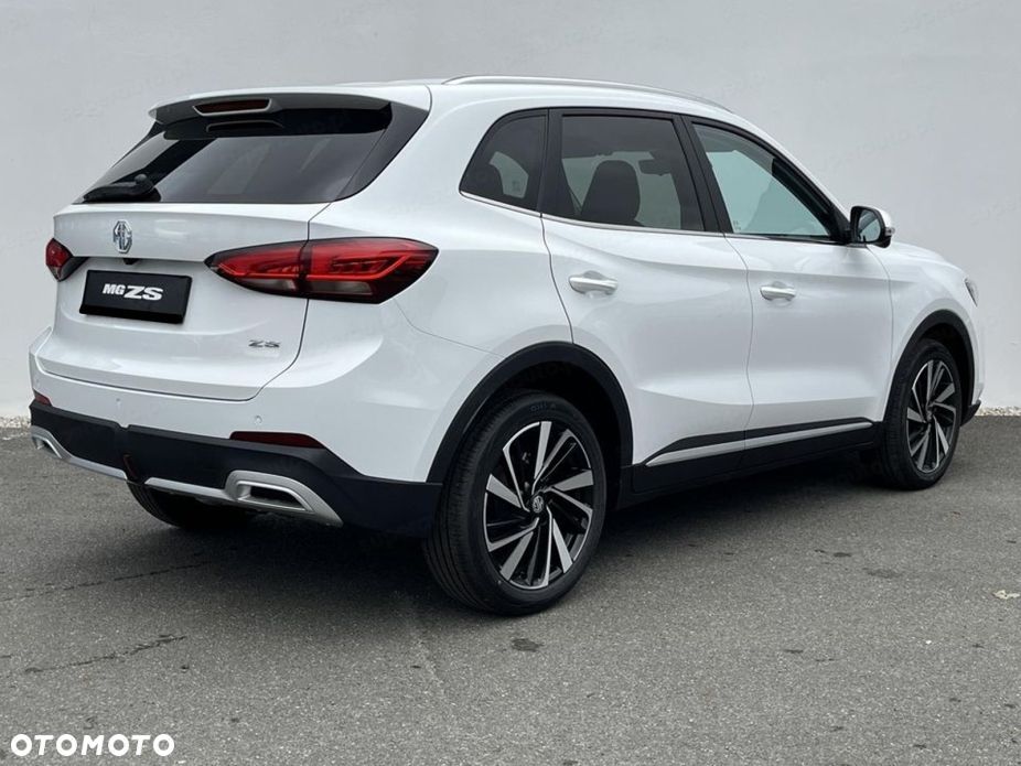 MG ZS Hybrid+ - 6