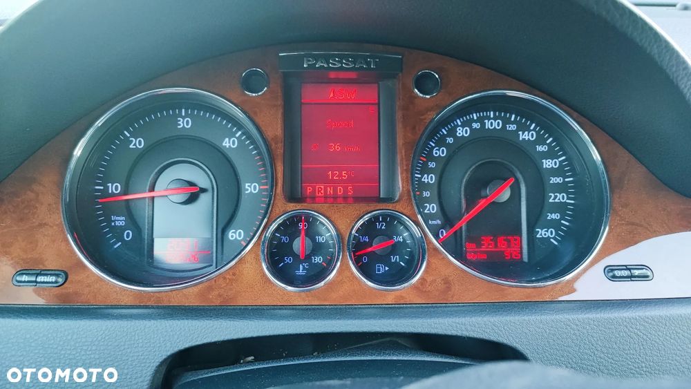 Volkswagen Passat 2.0 TDI DPF Highline DSG - 23