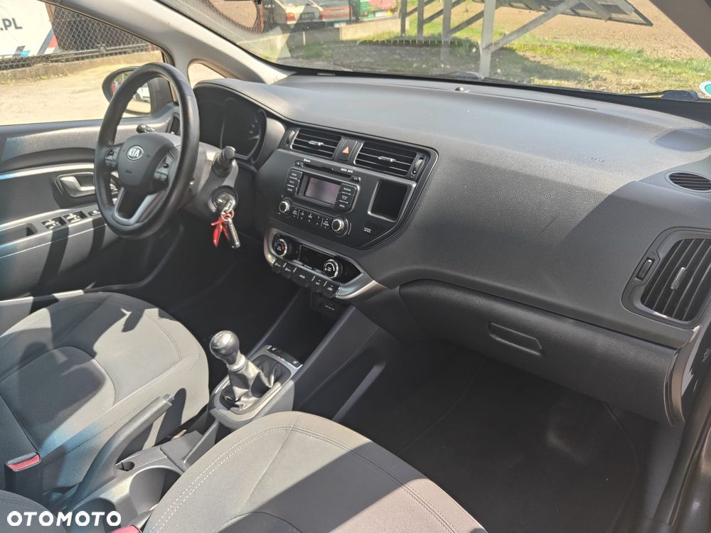 Kia Rio 1.2 Dream Team Edition - 8