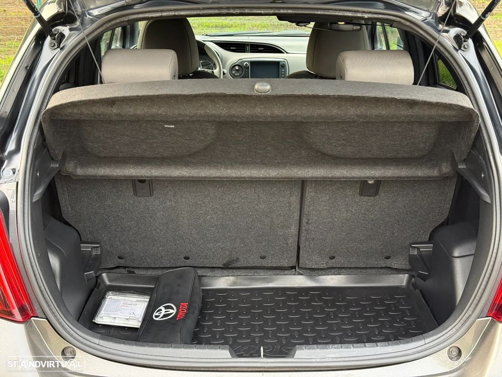 Toyota Yaris 1.5 HSD Square Collec.Bronze - 15