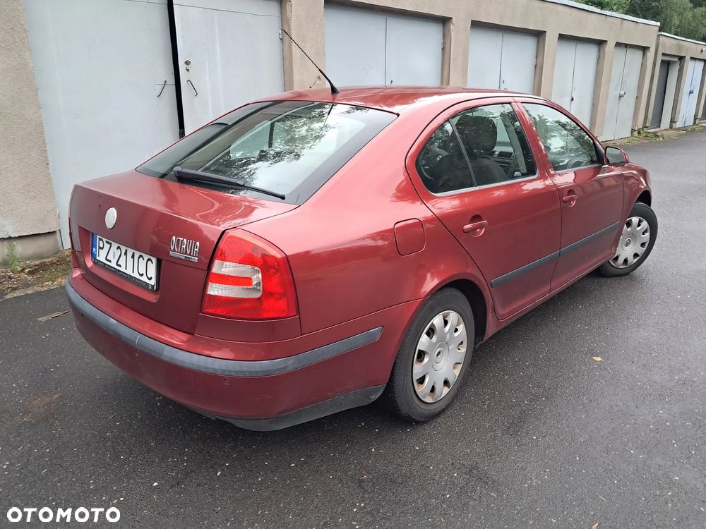 Skoda Octavia 1.6 Ambiente - 14