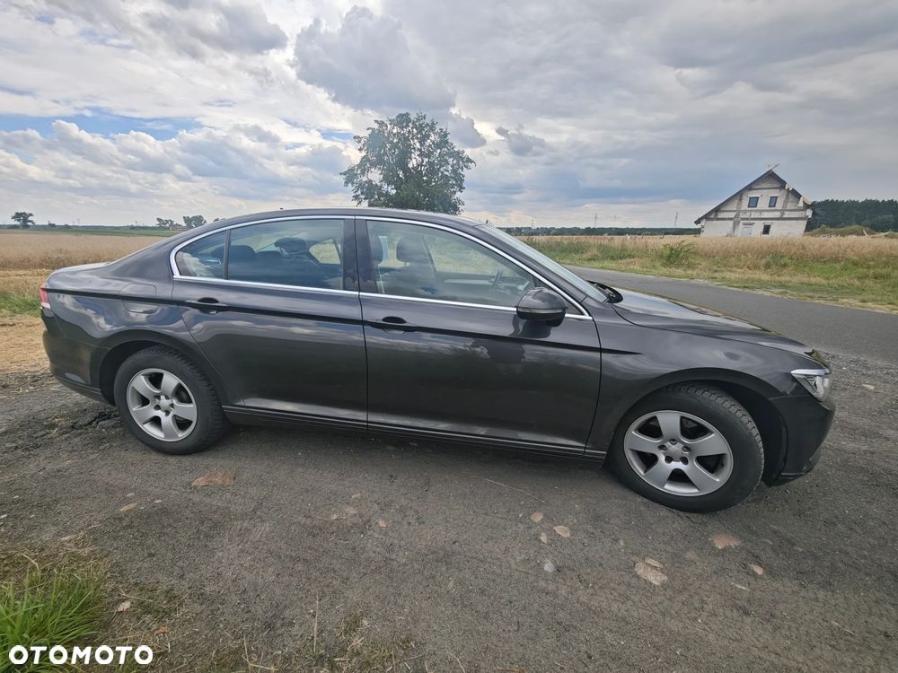 Volkswagen Passat - 10