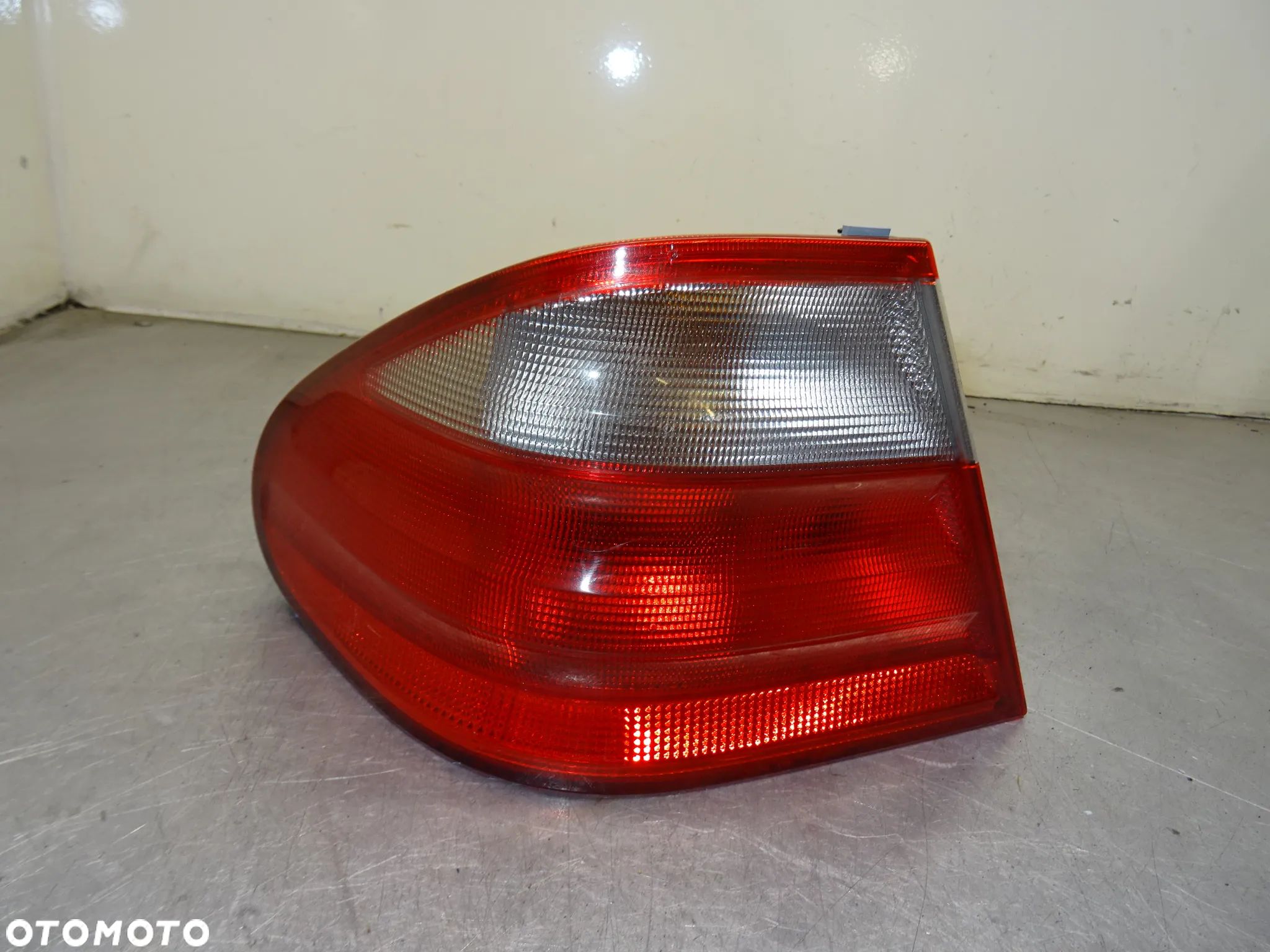 MERCEDES W208 CLK 97-99 LAMPA LEWA TYŁ TYLNA - 1
