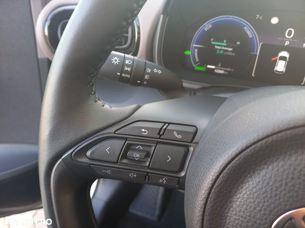 Toyota Yaris Cross 1.5 VVT-i HSD 4x2 Exclusive Elegant - 21