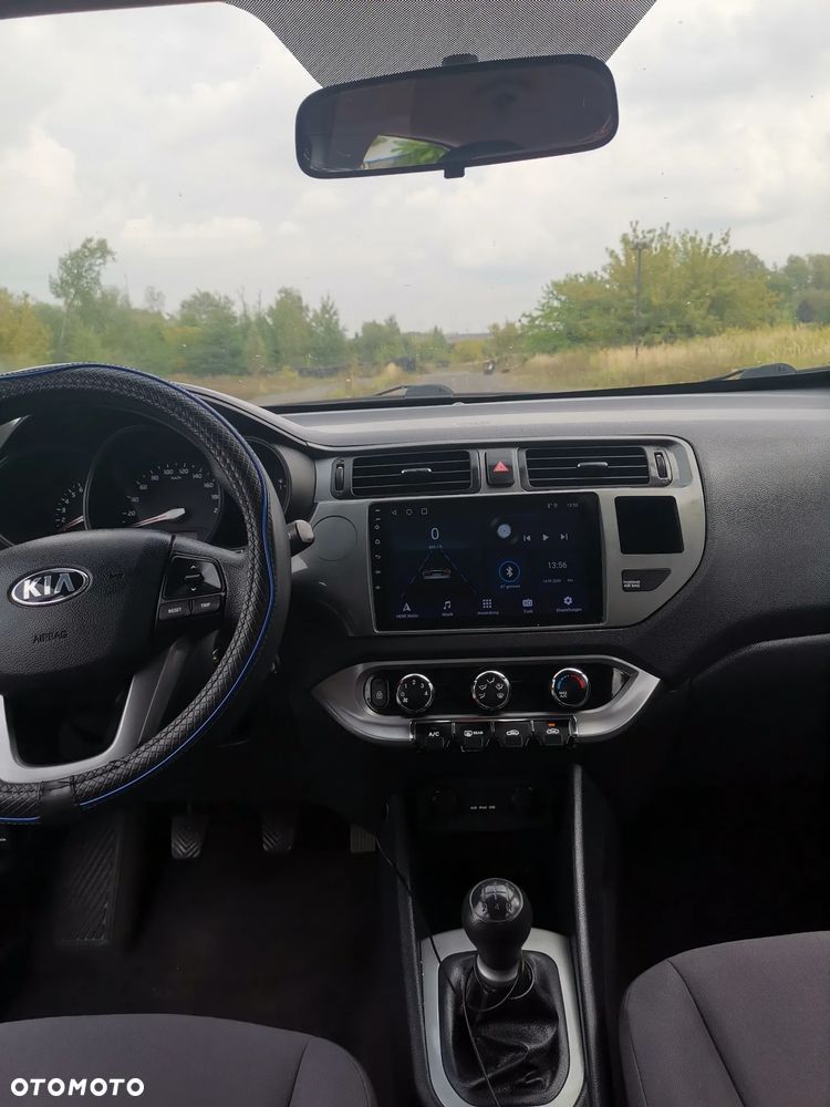 Kia Rio - 8