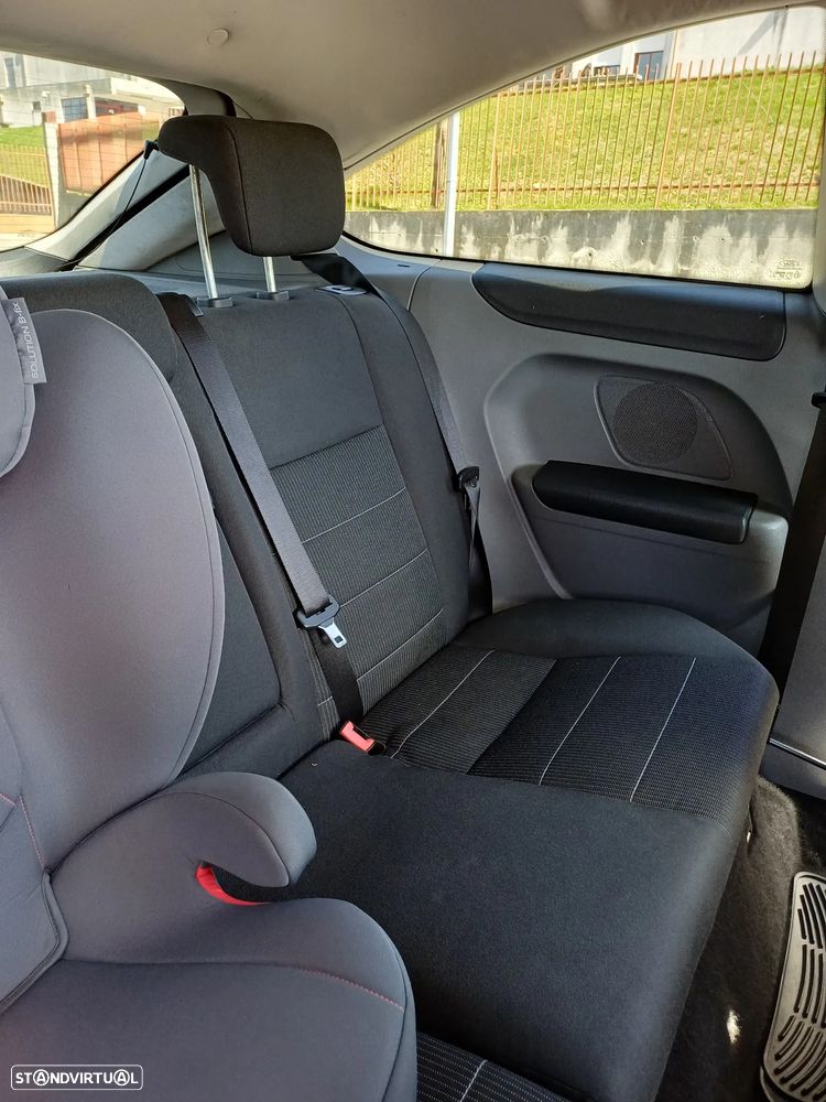 Ford Focus 1.6 TDCi Titanium - 16