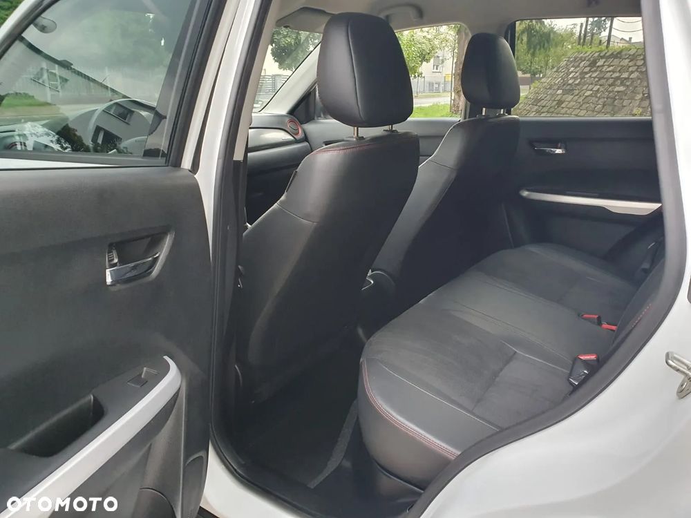 Suzuki Vitara 1.4 Boosterjet Premium 4WD - 17